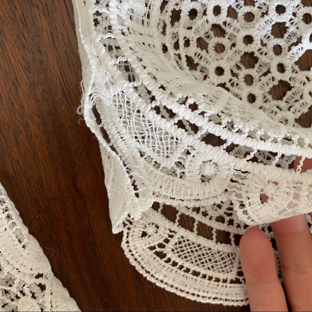 Fashion Nova Lace Crop top - Picture 2 of 4